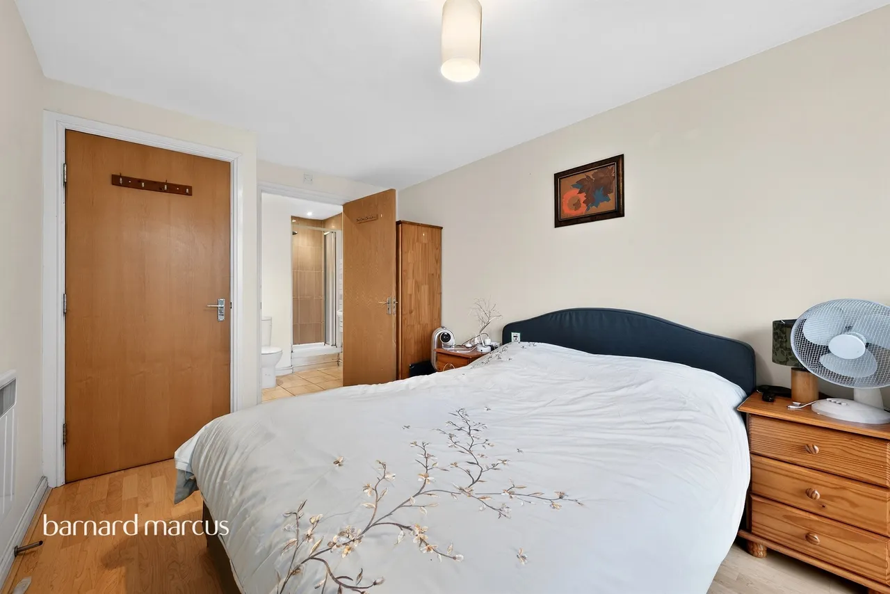 Bedfont Lane, Feltham, TW13, photo 5