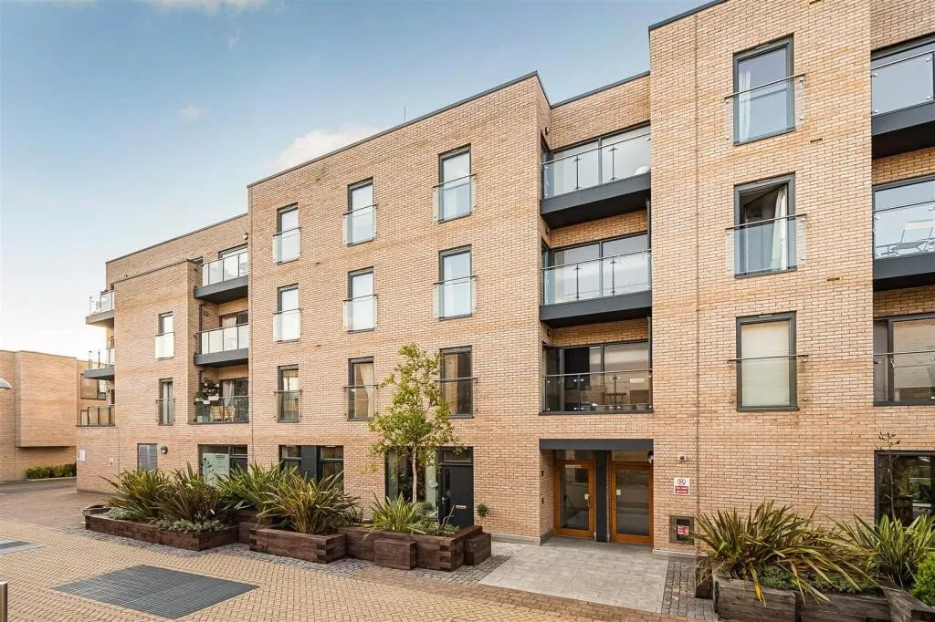 2 bed flat for sale — Vinery Way, Hammersmith, London, W6
