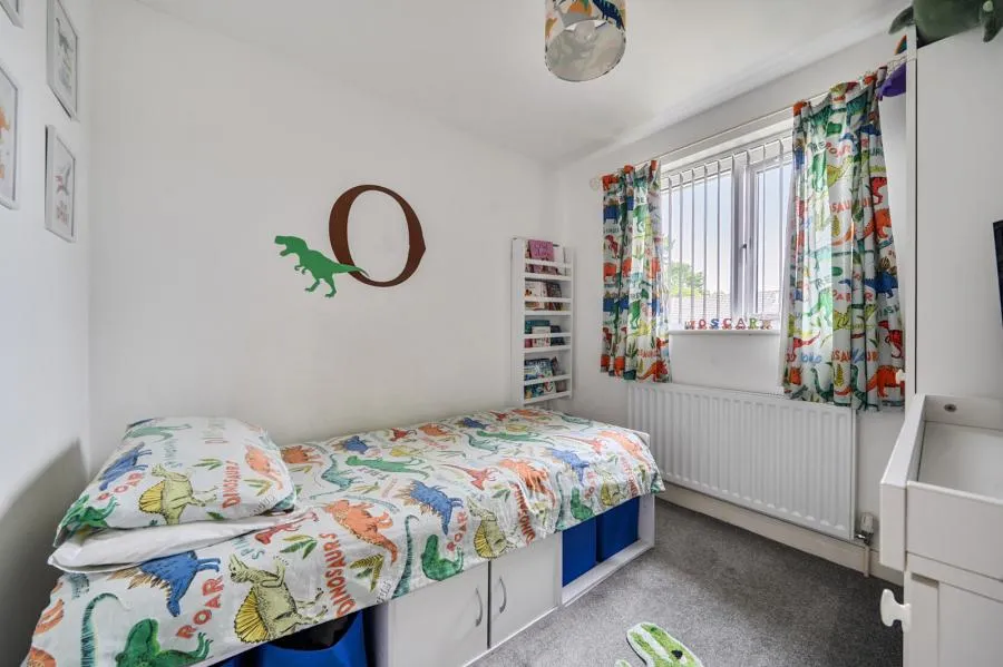 Finchdale Close, Carterton, OX18, photo 14