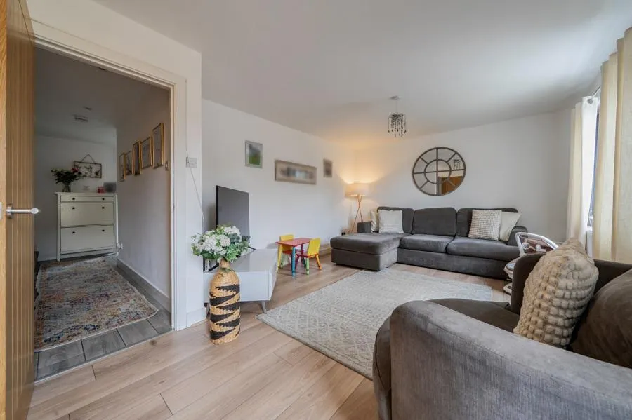 Finchdale Close, Carterton, OX18, photo 4
