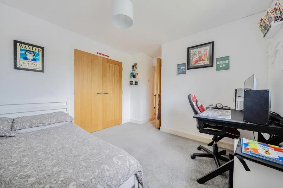 Finchdale Close, Carterton, OX18, photo 12