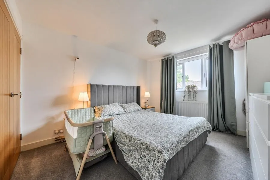 Finchdale Close, Carterton, OX18, photo 11