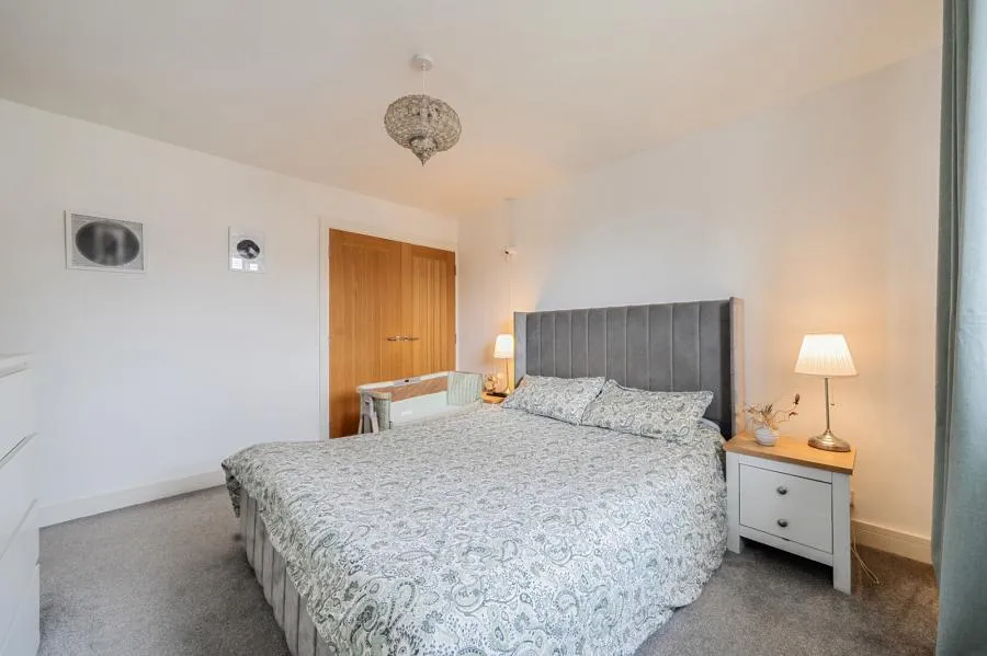 Finchdale Close, Carterton, OX18, photo 10