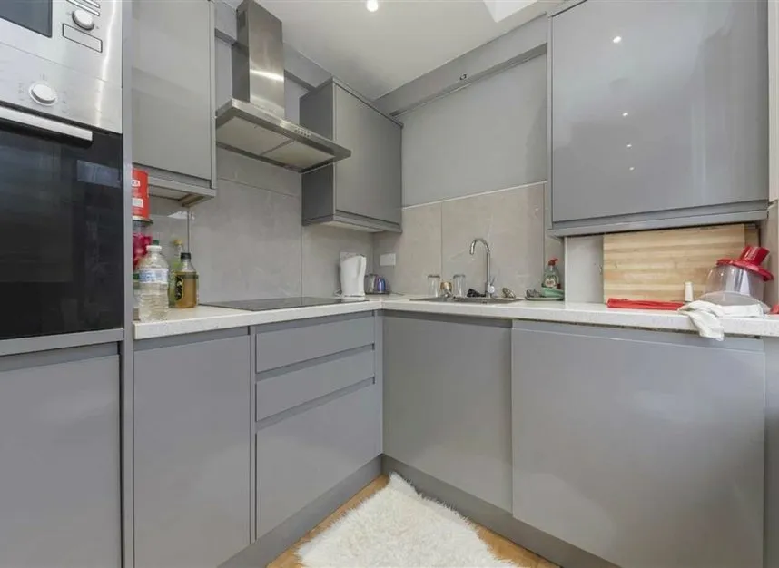 Cricklewood Broadway, Cricklewood, NW2, photo 3