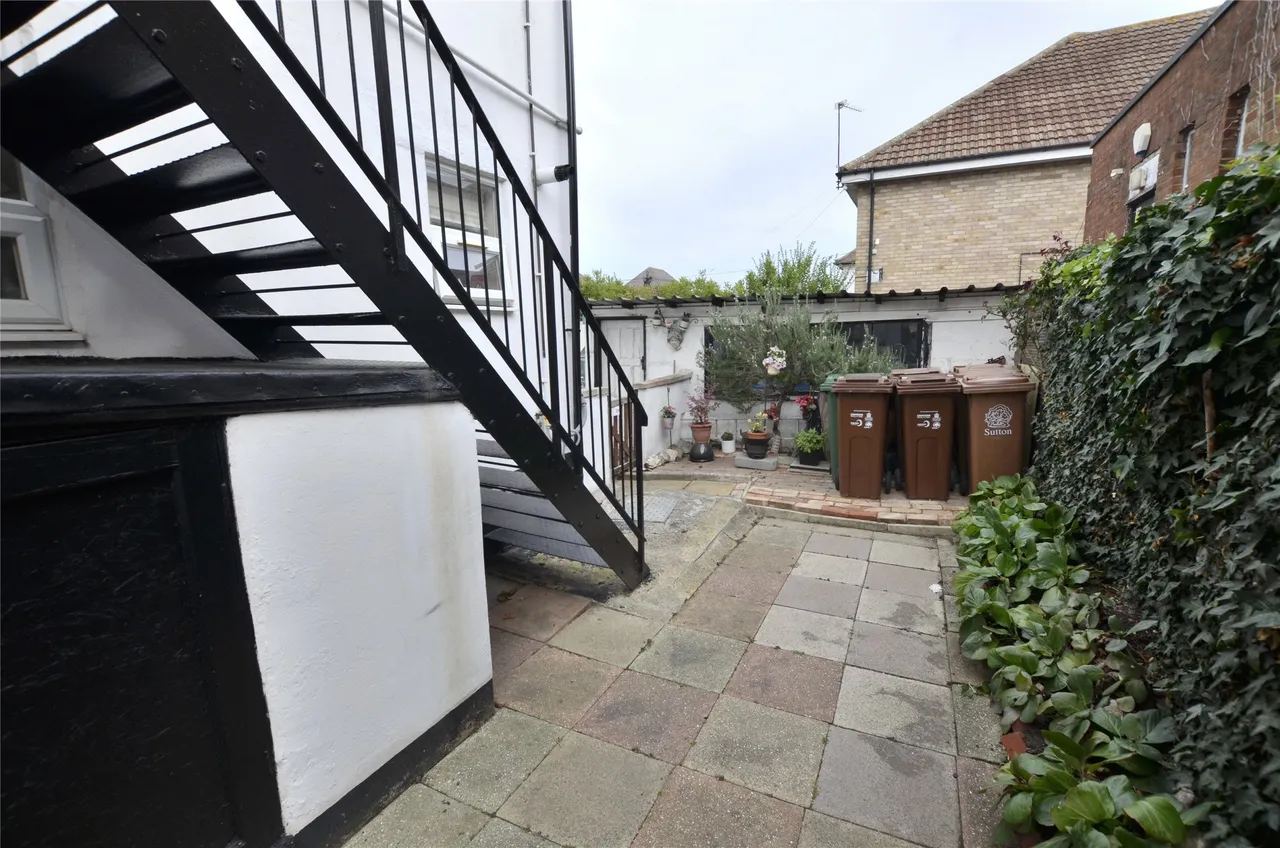Gander Green Lane, Sutton, SM1 2ES, photo 9