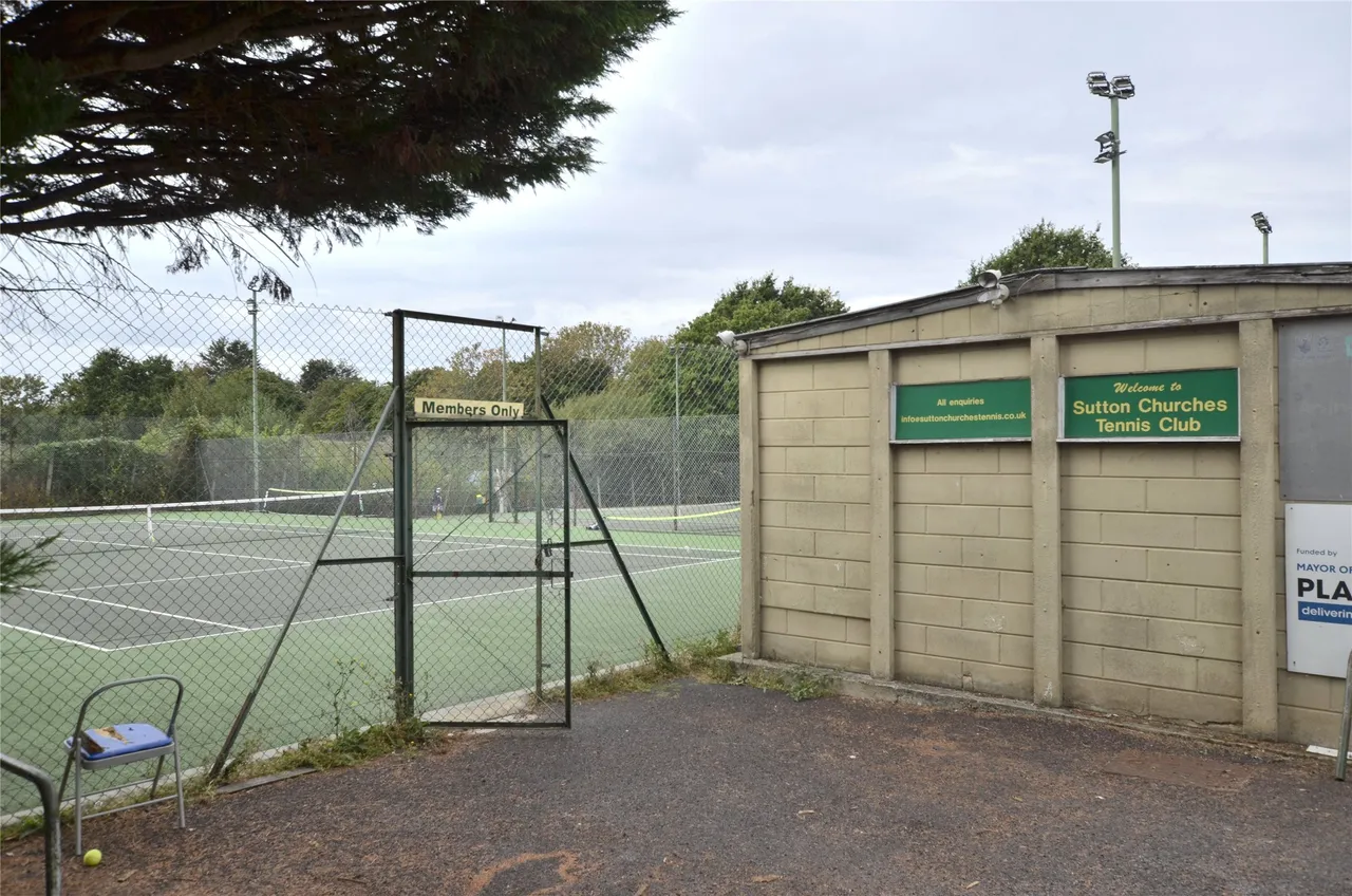 Gander Green Lane, Sutton, SM1 2ES, photo 16