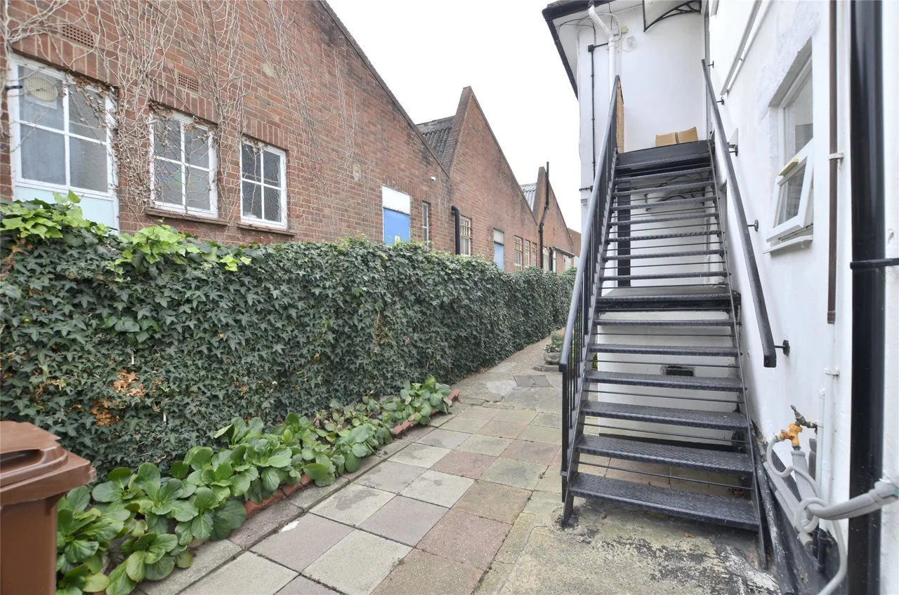 Gander Green Lane, Sutton, SM1 2ES, photo 8