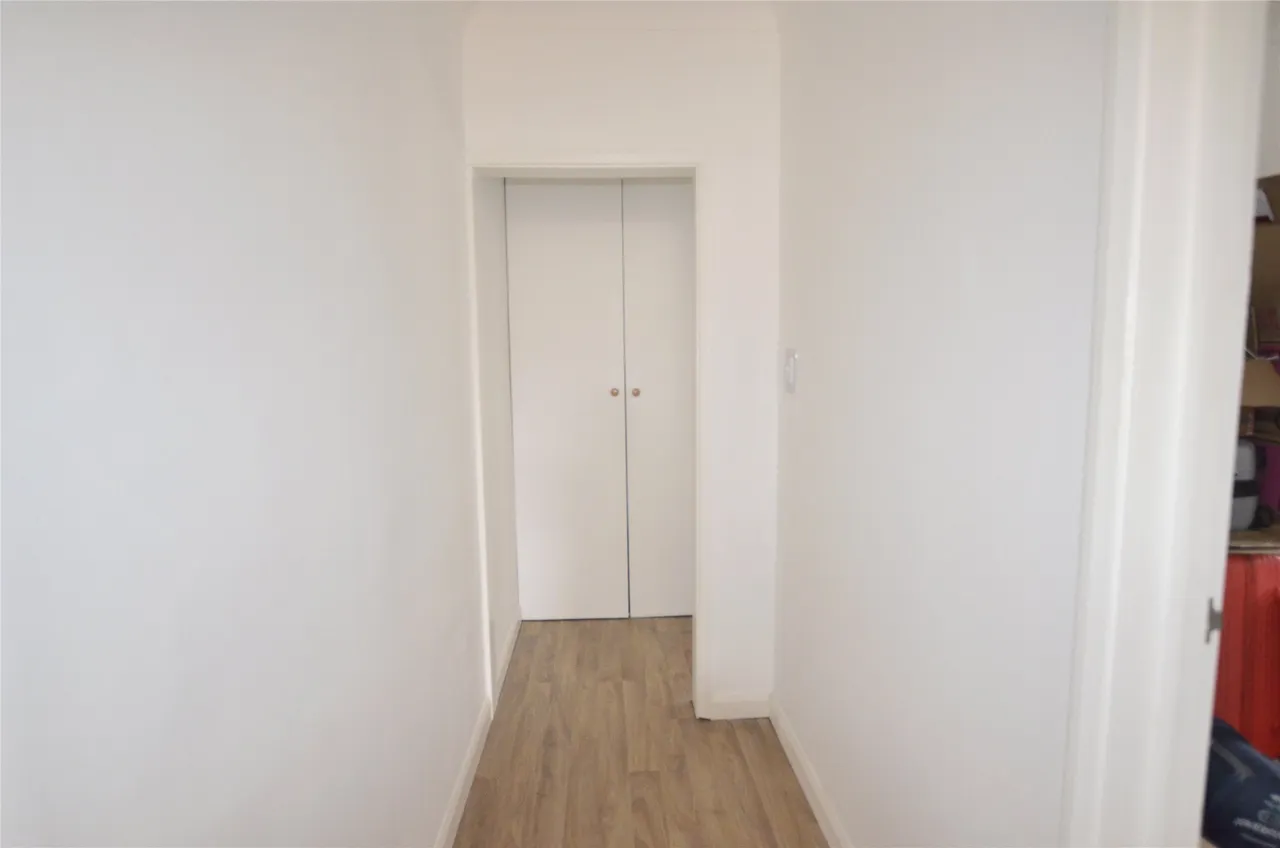 Gander Green Lane, Sutton, SM1 2ES, photo 5