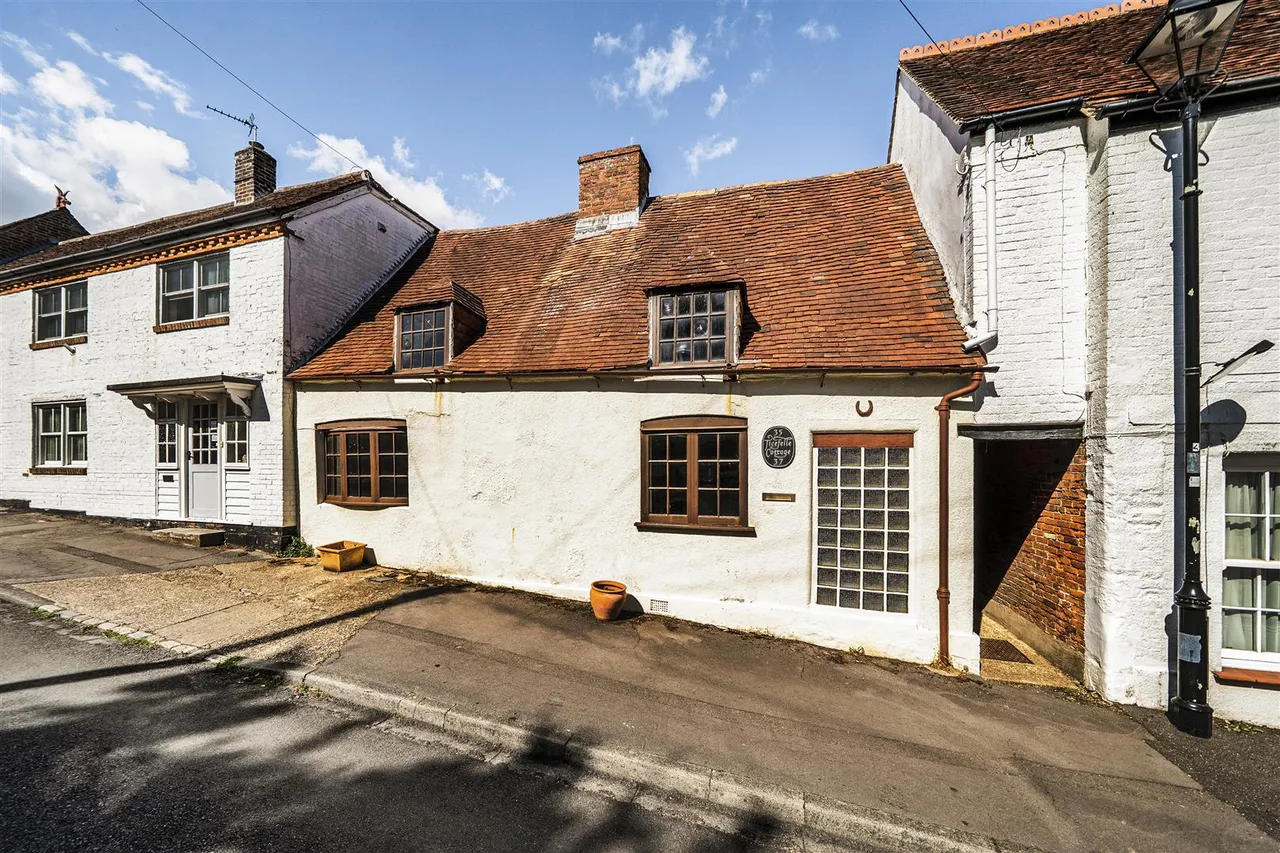 5 bed house for sale — West Street, Titchfield Village