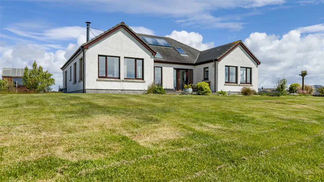 4 bed house for sale — 317 Kilpheder, Isle of South Uist, Eilean Siar, HS8 5TB