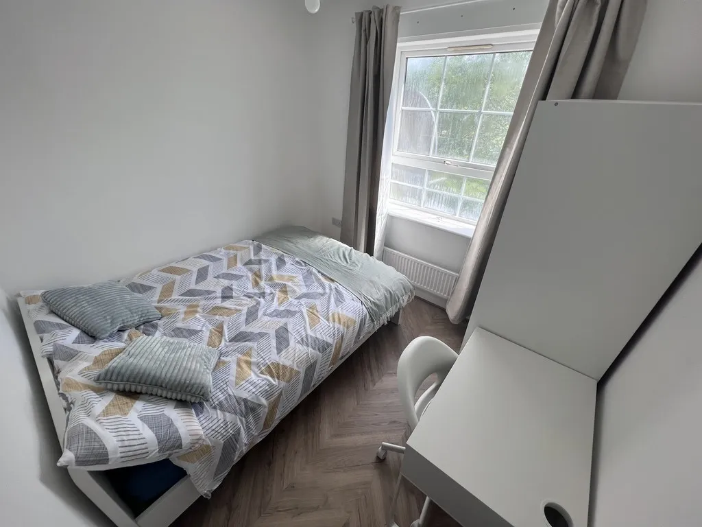 Bedroom-Furlong Road, Coventry, photo 7