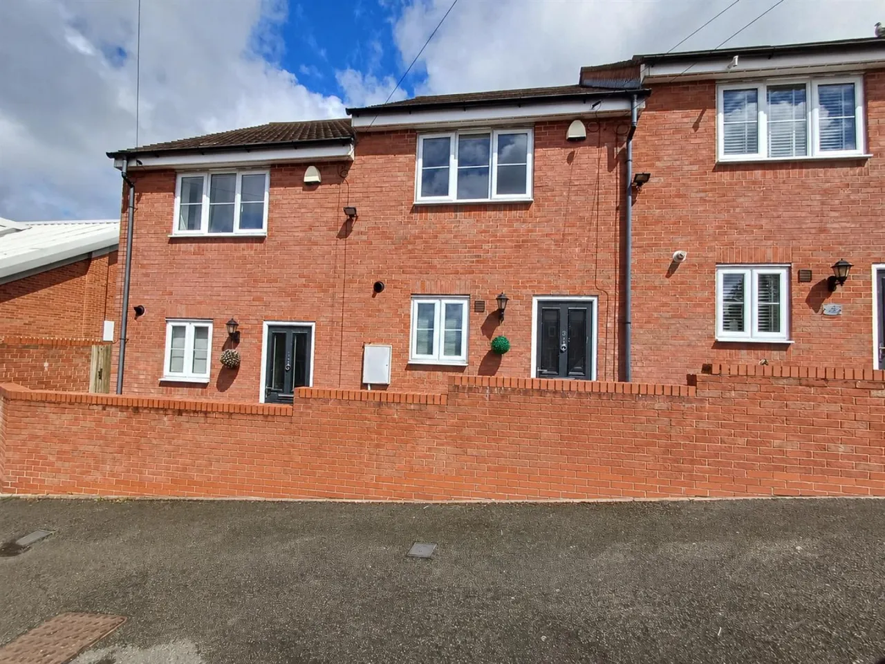 2 bed property for sale — The Avenue, Rowley Regis