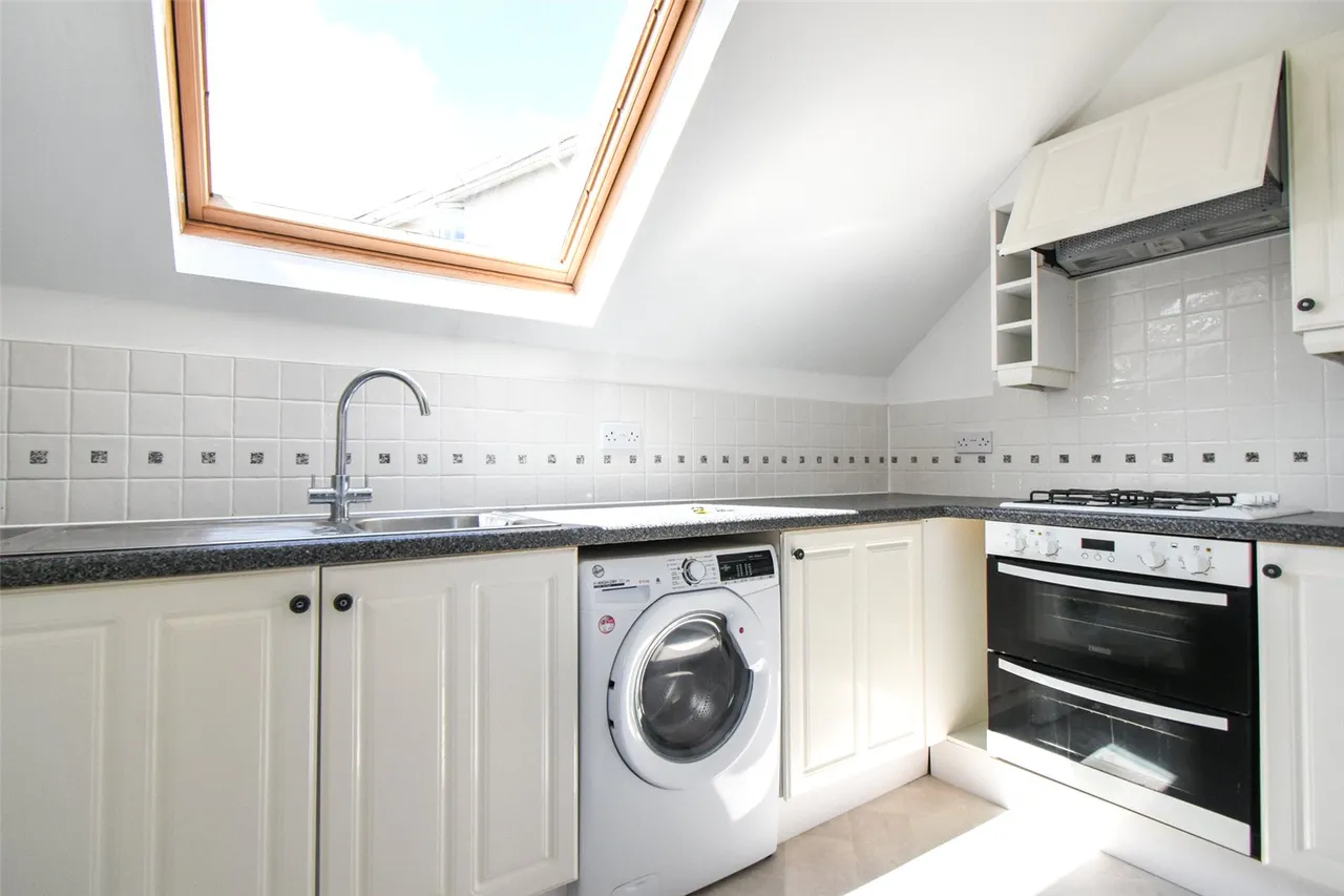 Peked Mede, Hook, Hampshire, RG27 9US, photo 10