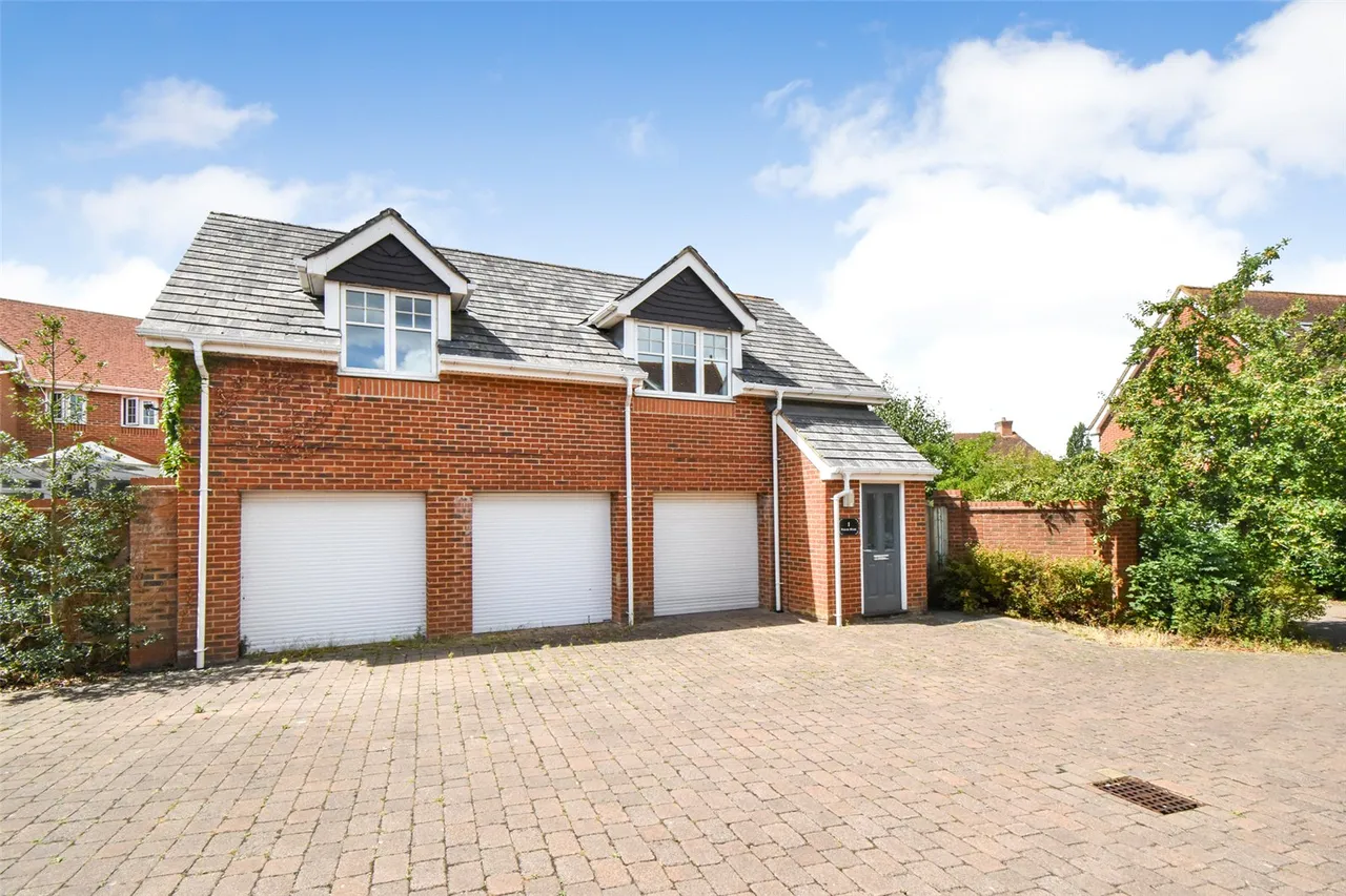 Peked Mede, Hook, Hampshire, RG27 9US, photo 8