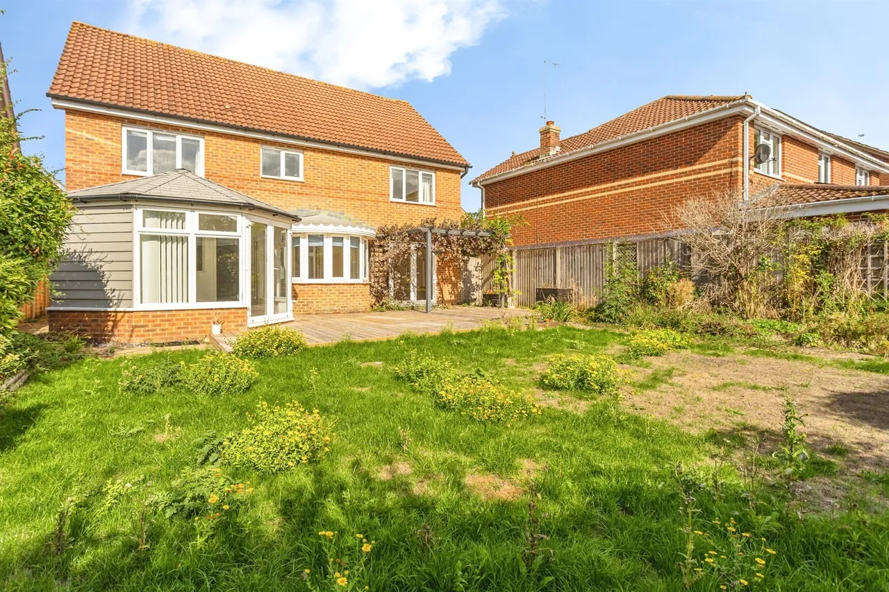 Bramble Gardens, Burgess Hill, photo 12