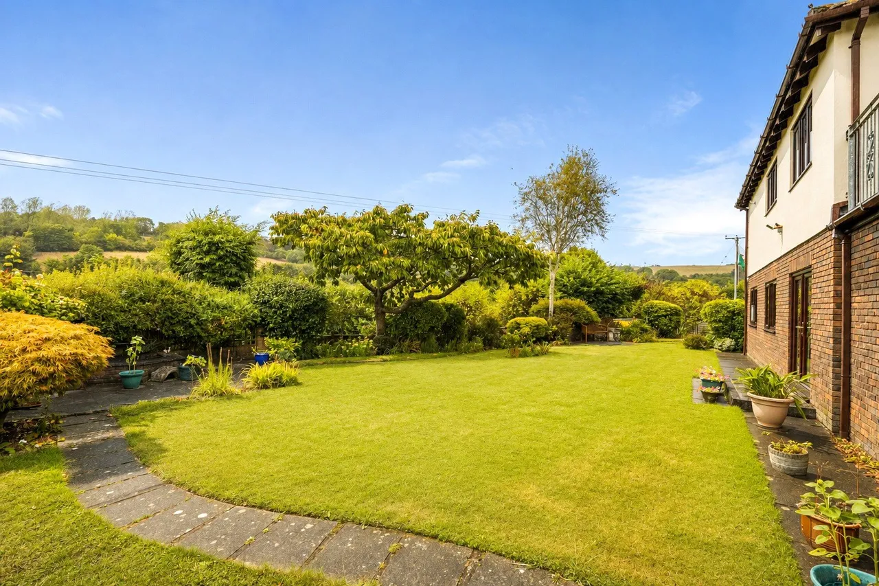 Sanctuary Close, Bishops Tawton, photo 2