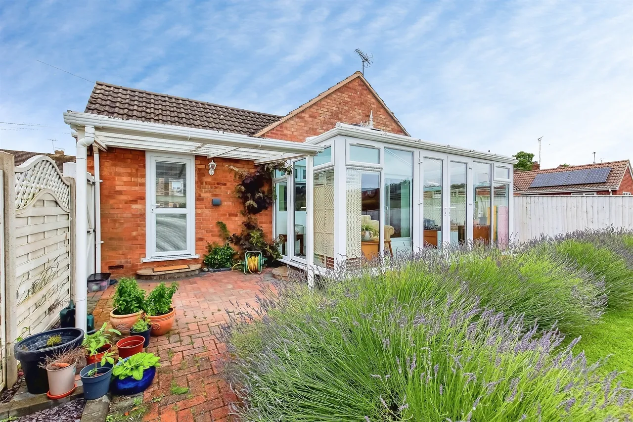 Northleigh Grove, Market Harborough, LE16, photo 4