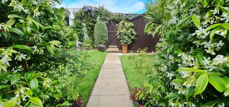 Sairard Gardens, Eastwood, Essex, SS9 5AJ, photo 13