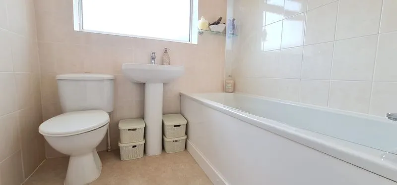 Sairard Gardens, Eastwood, Essex, SS9 5AJ, photo 10
