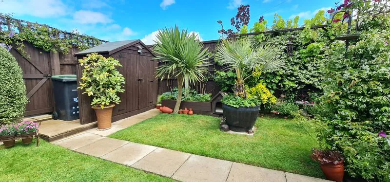 Sairard Gardens, Eastwood, Essex, SS9 5AJ, photo 3