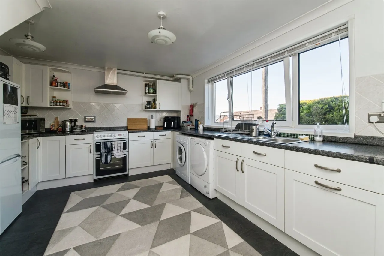 Lime Kiln Road, Tiverton, EX16, photo 2