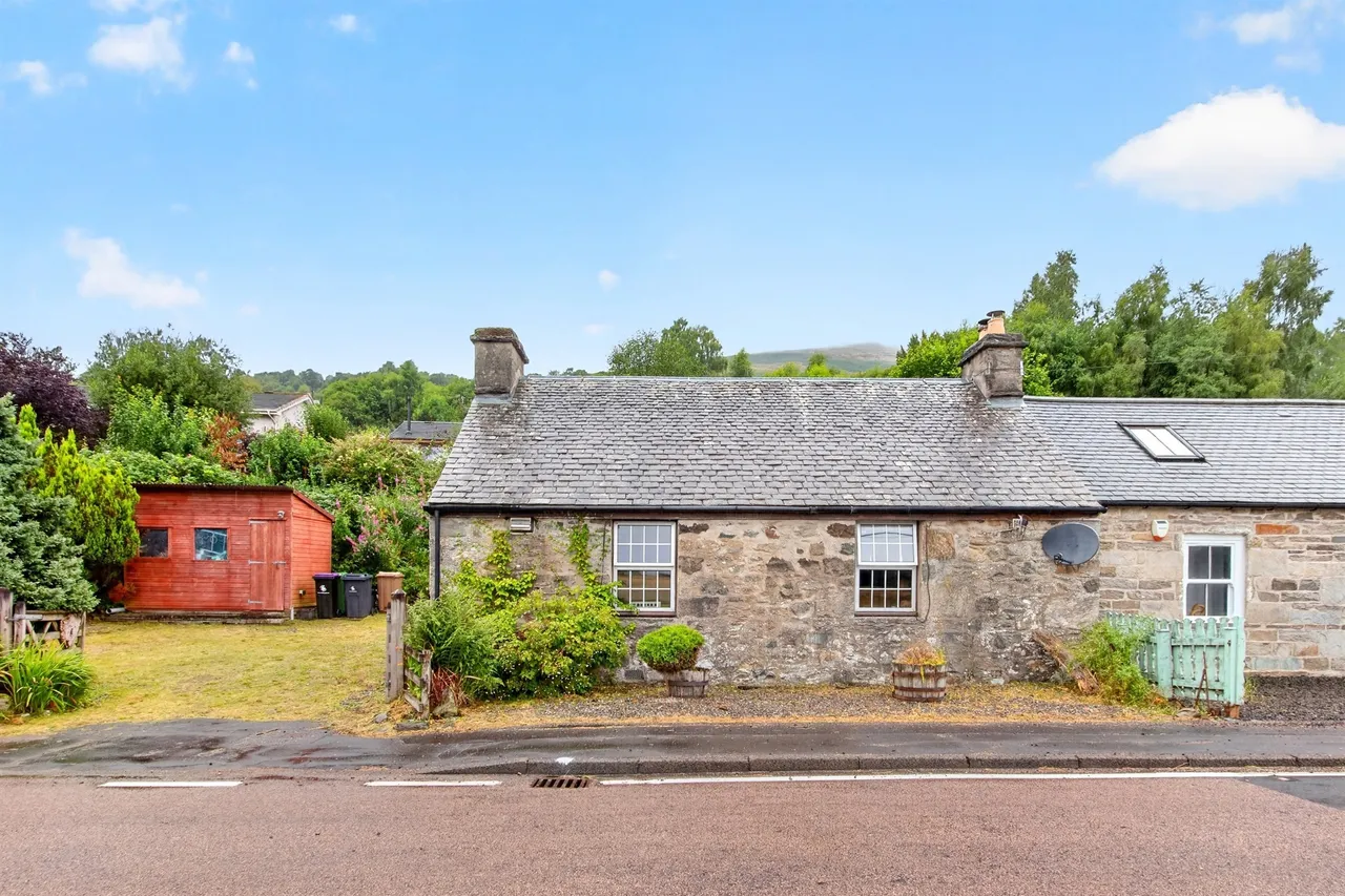 2 bed house for sale — ., Lochearnhead