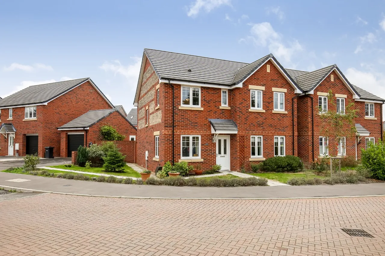 4 bed house for sale, Melchester Road, Salisbury, SP2
