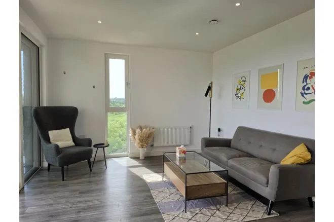 19 Moorhen Drive, London, photo 8