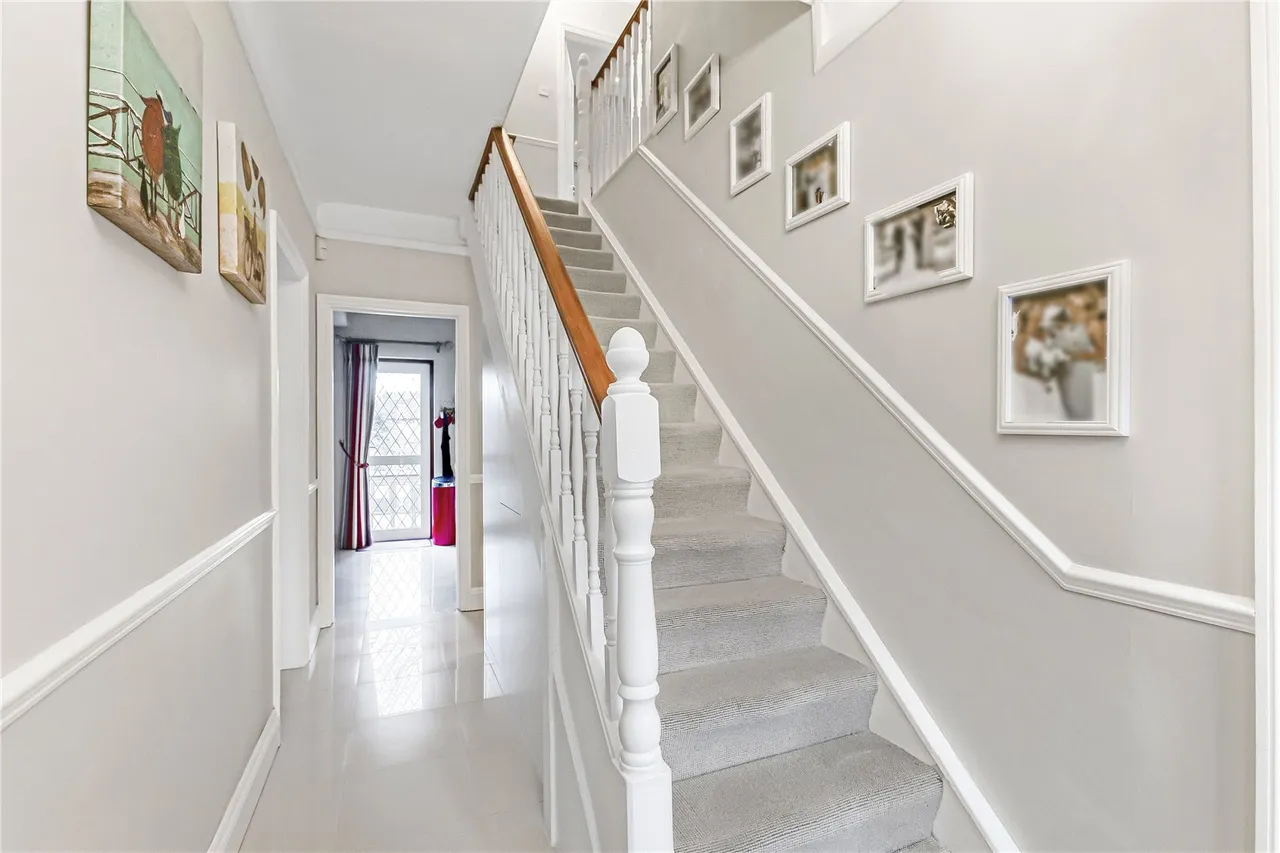 Belmont Avenue, Cockfosters, EN4 9JP, photo 2