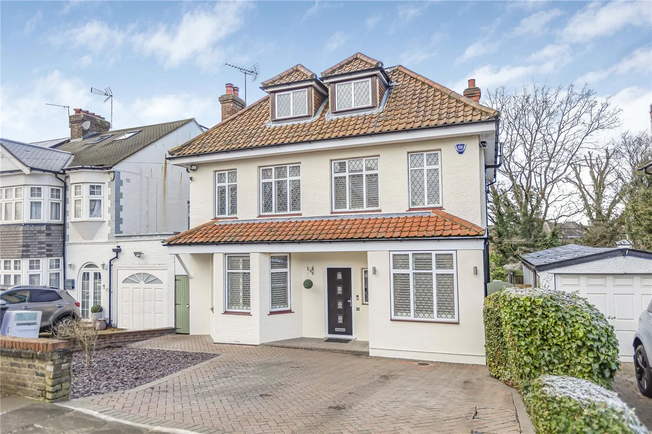 4 bed house for sale — Belmont Avenue, Cockfosters, EN4 9JP