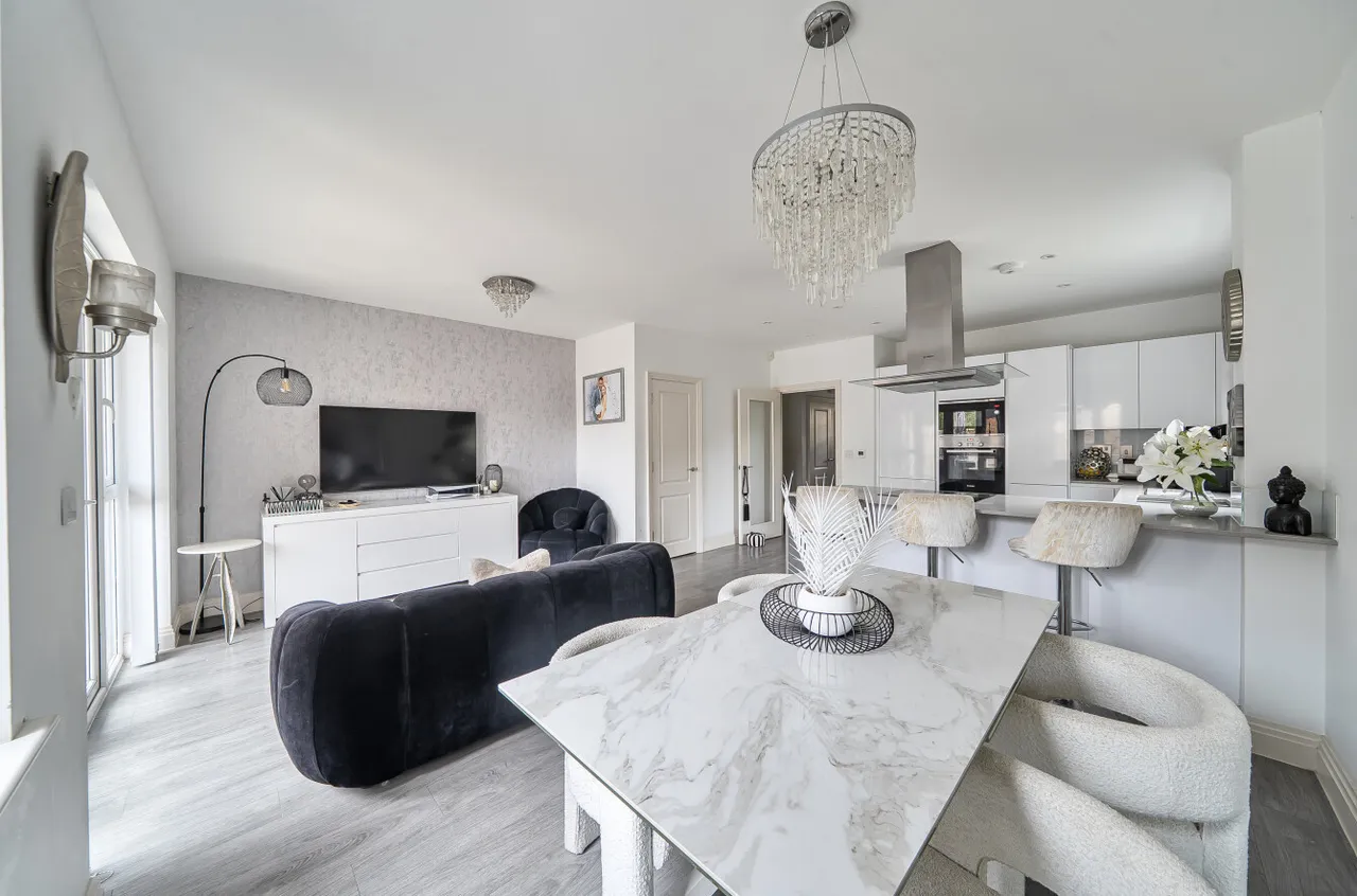 Littlewood Place, Warfield, Bracknell, Berkshire, RG42 6DL, photo 4