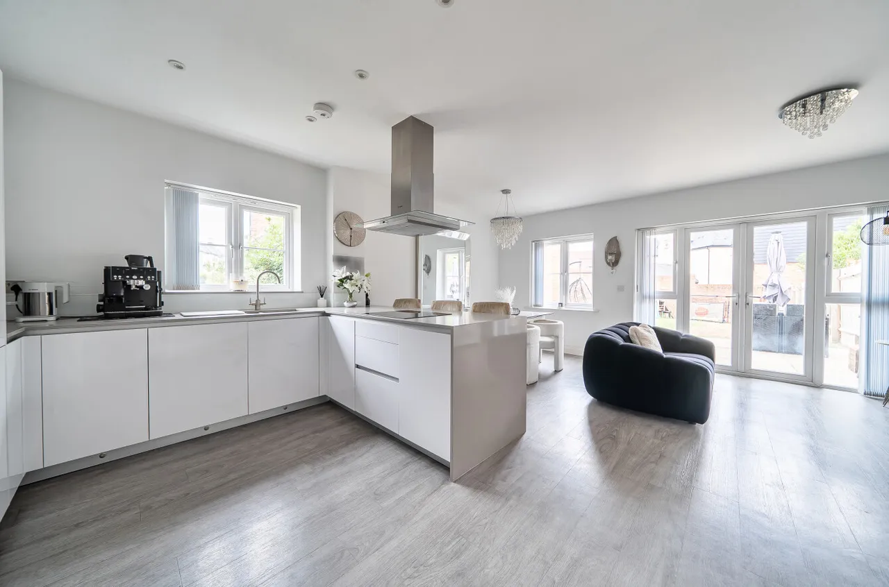 Littlewood Place, Warfield, RG42, photo 28