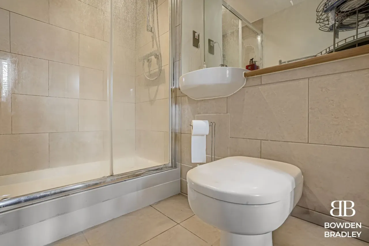 New Mossford Way, Barkingside, IG6, photo 8