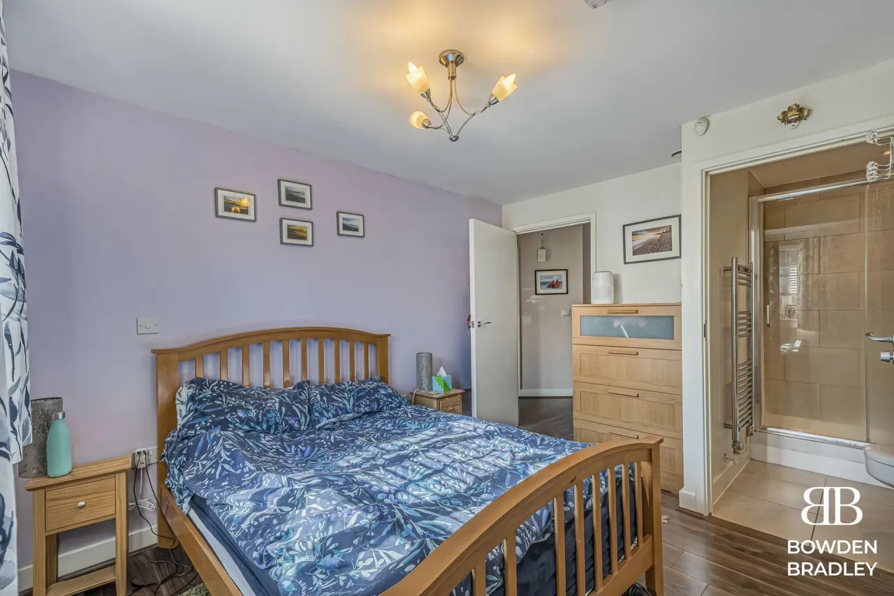 New Mossford Way, Barkingside, IG6, photo 10