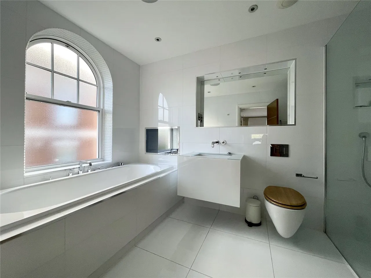 Murano House, 389 Cockfosters Road, Hadley Wood, Hertfordshire, EN4 0JS, photo 12