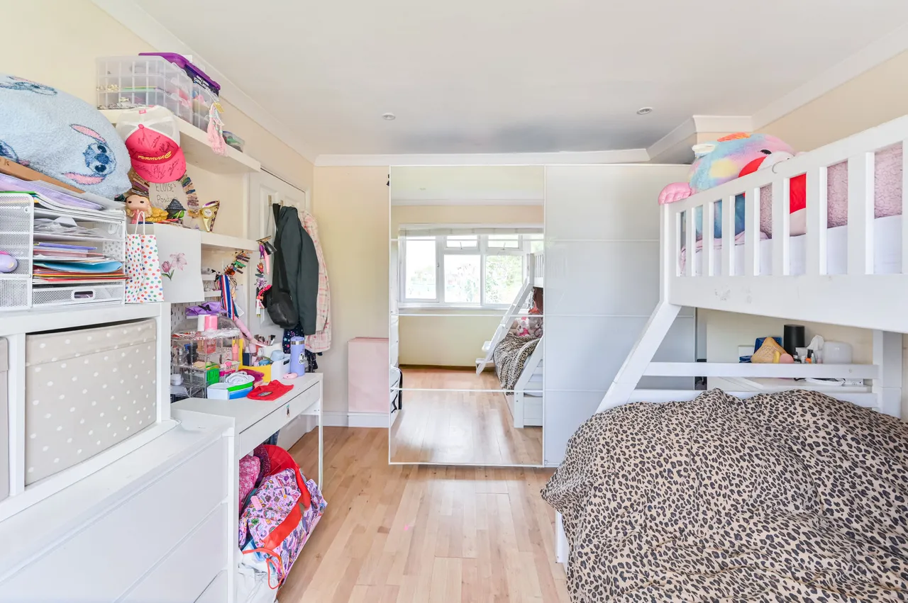 2 Karen Court, Brockley Rise, London, photo 12