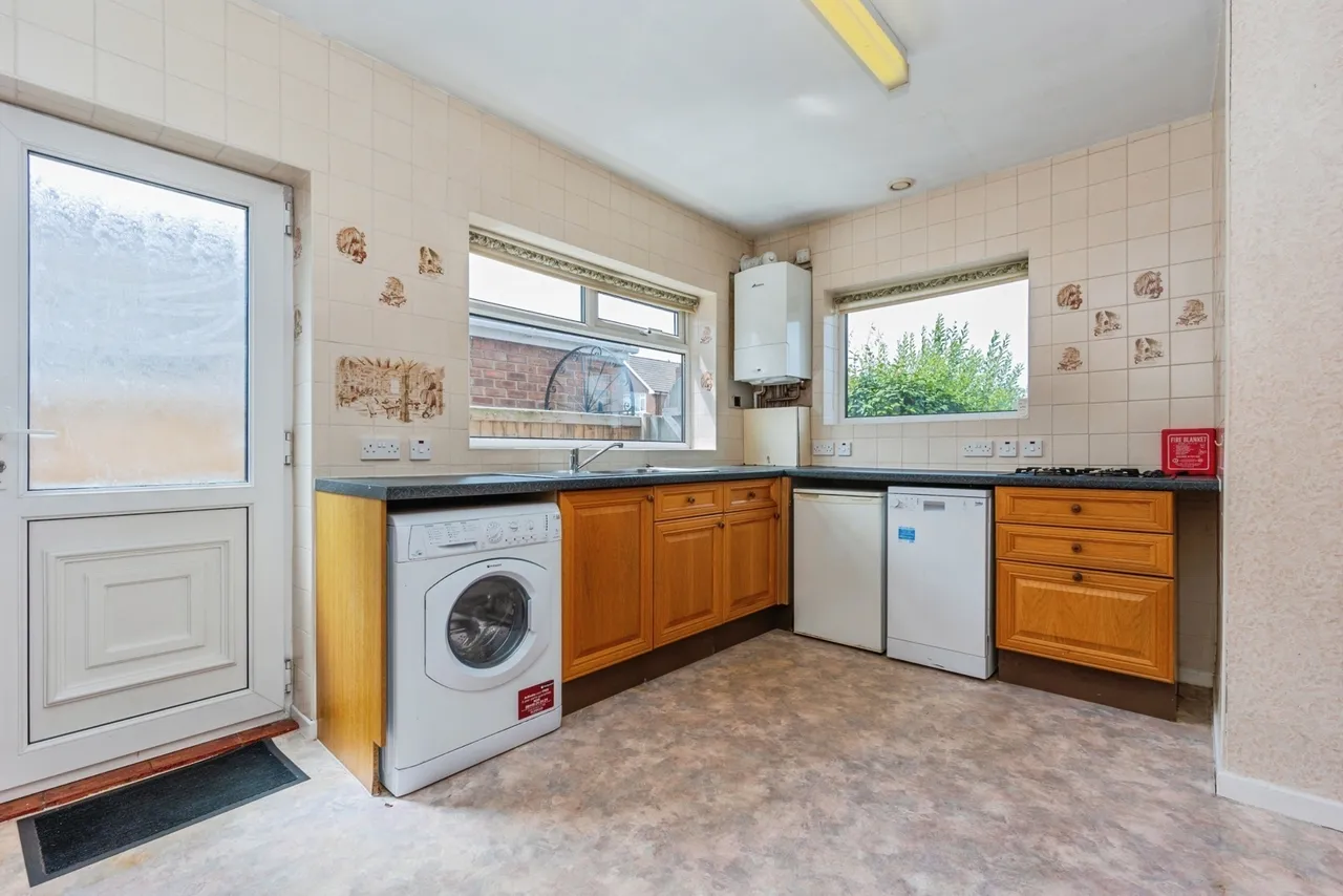 Penryn Avenue, Sale, Greater Manchester, M33, photo 5