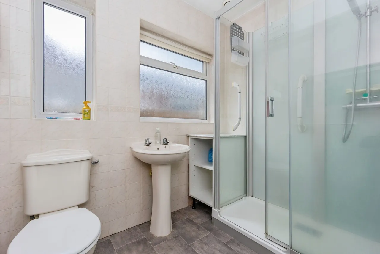 Penryn Avenue, Sale, Greater Manchester, M33, photo 8