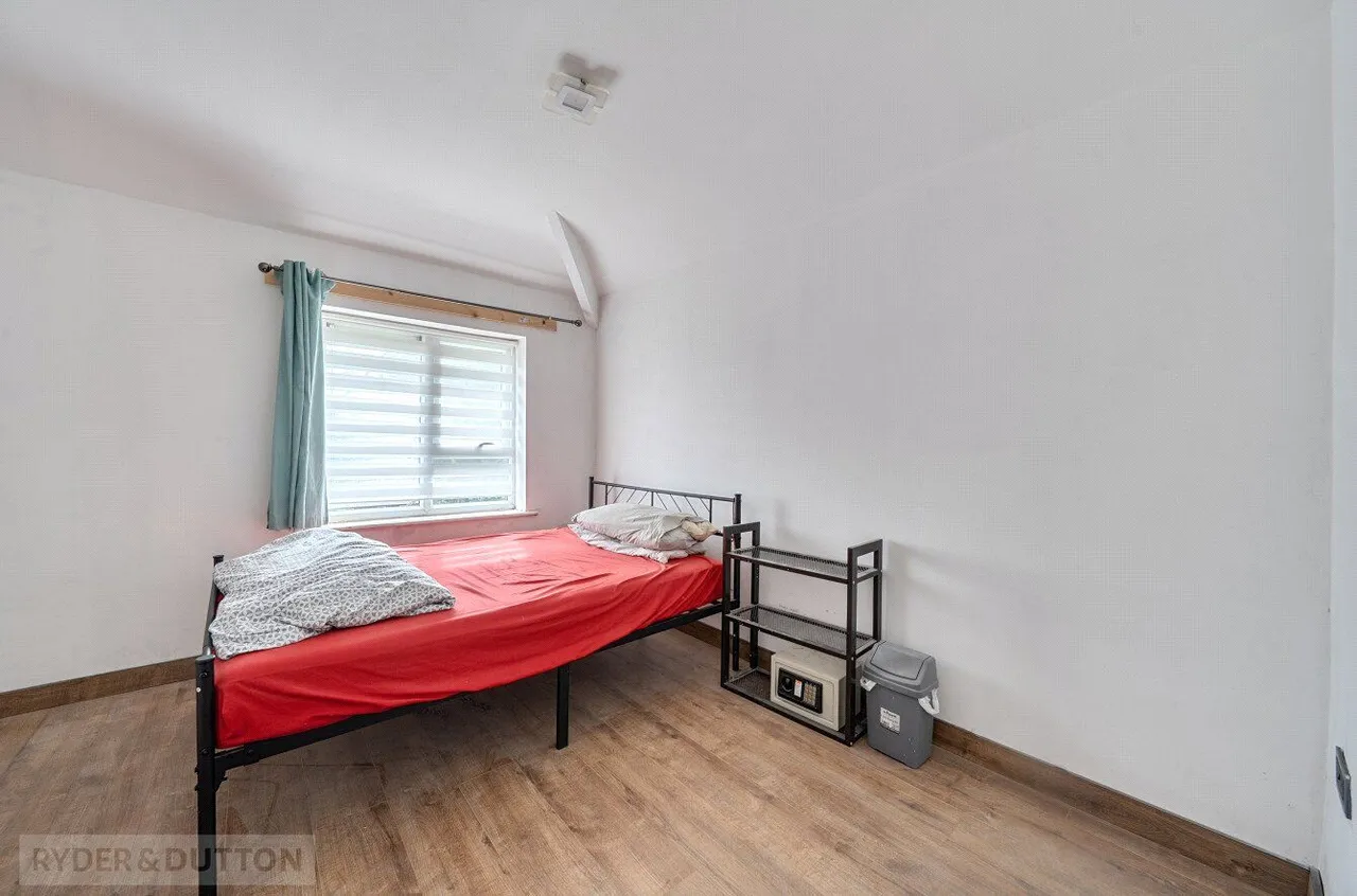 Buxton Crescent, Turfhill, OL16, photo 12