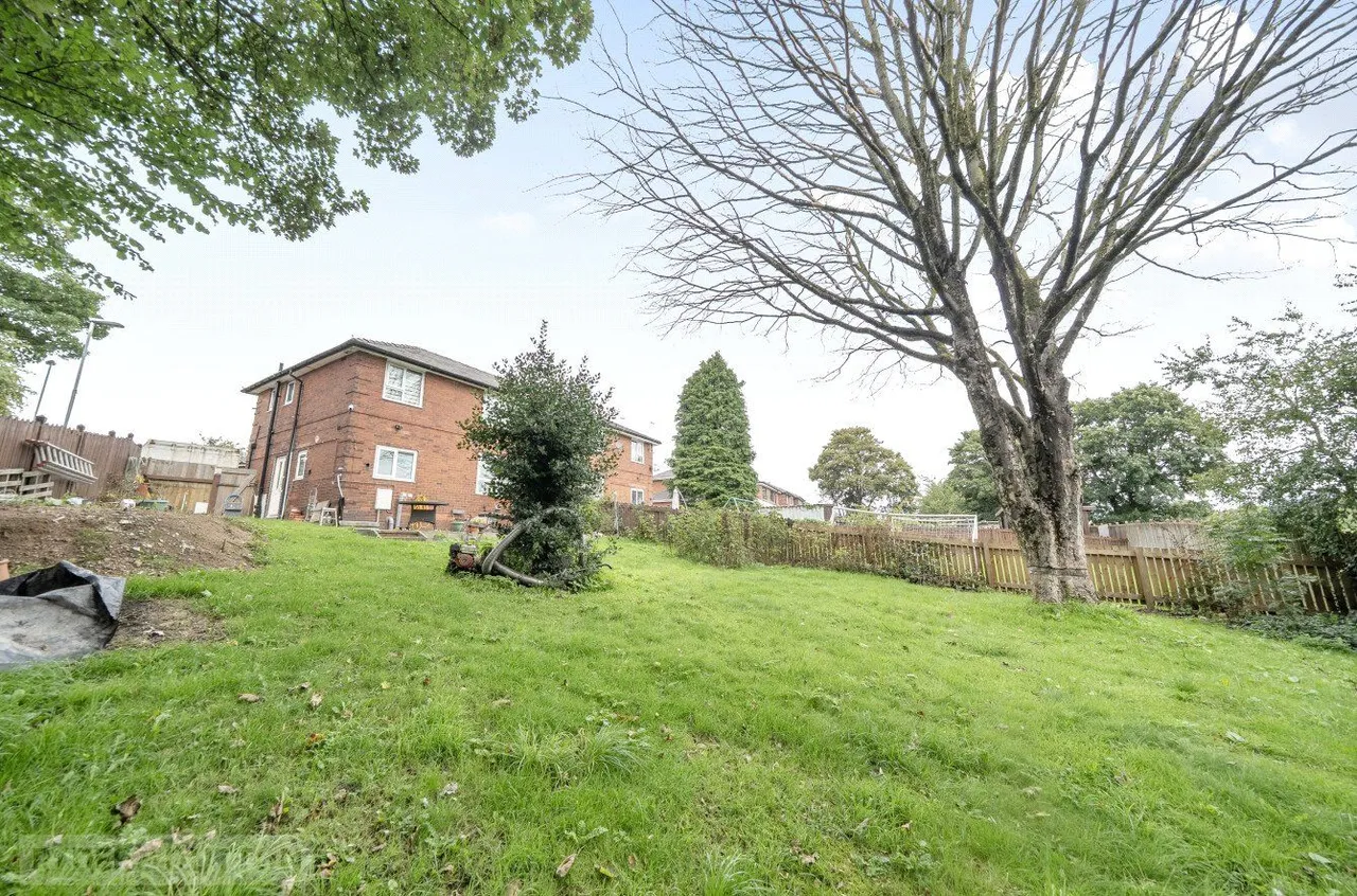 Buxton Crescent, Turfhill, OL16, photo 19