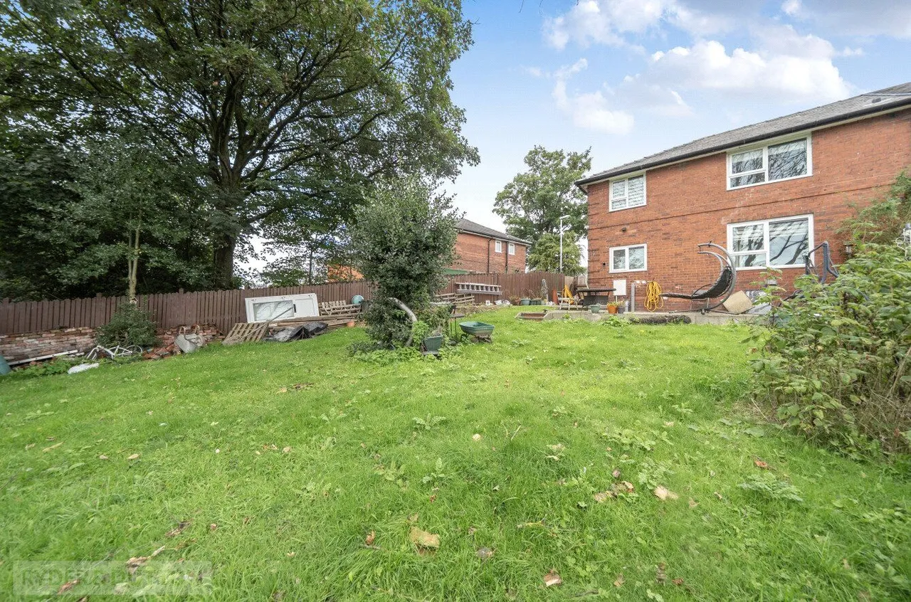 Buxton Crescent, Turfhill, OL16, photo 18