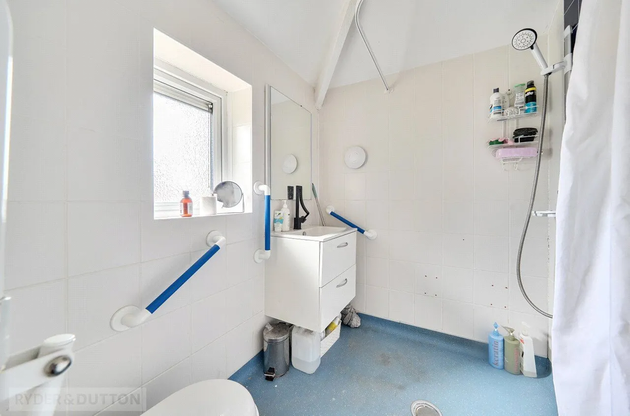 Buxton Crescent, Turfhill, OL16, photo 15