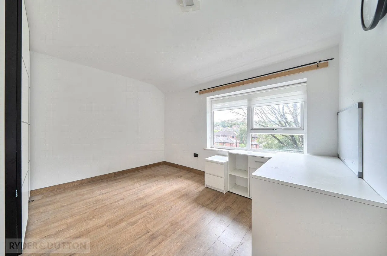 Buxton Crescent, Turfhill, OL16, photo 10
