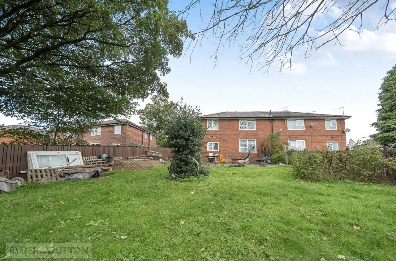 Buxton Crescent, Turfhill, OL16, photo 17