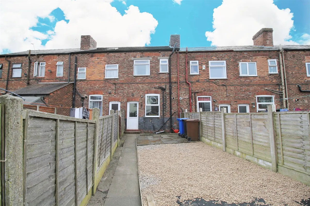 Vernon Road, Bredbury, photo 9