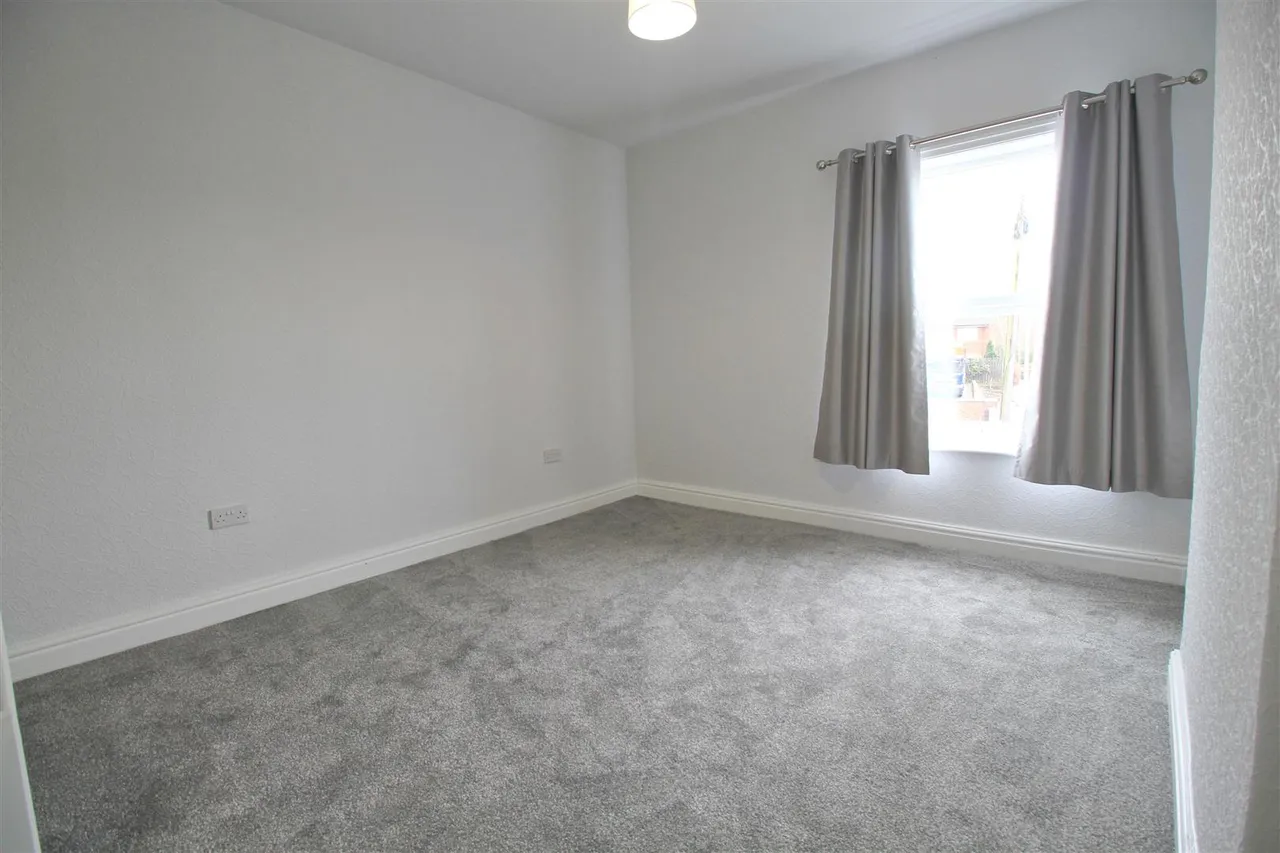 Vernon Road, Bredbury, photo 4