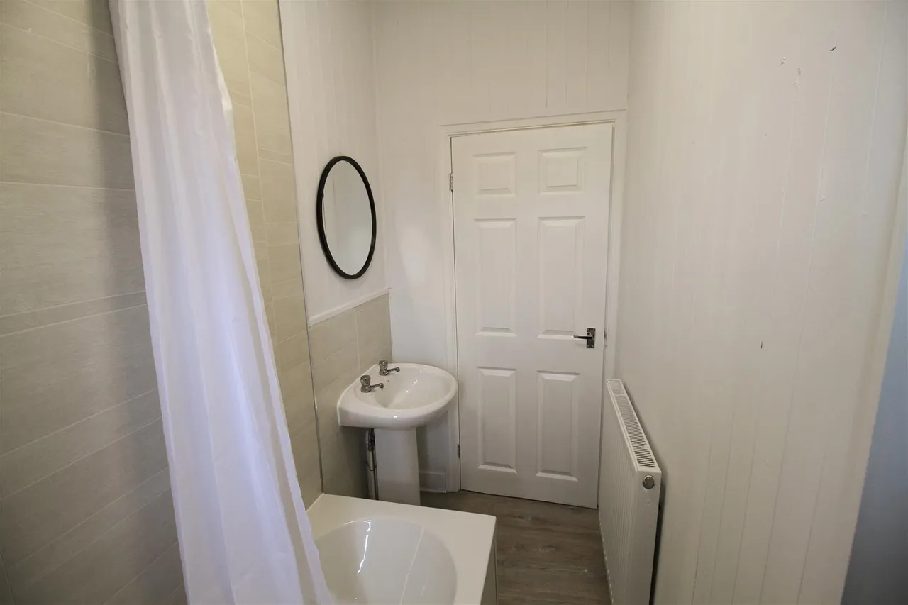 Vernon Road, Bredbury, photo 7