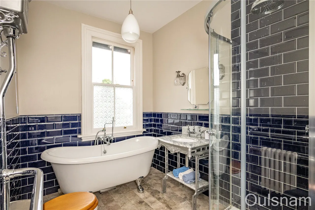 South Crescent, Bromsgrove, Worcestershire, B60 2DG, photo 13