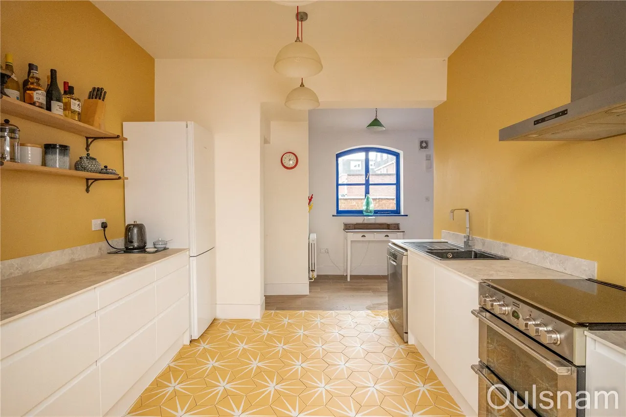 South Crescent, Bromsgrove, Worcestershire, B60 2DG, photo 7