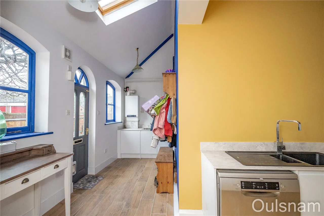 South Crescent, Bromsgrove, Worcestershire, B60 2DG, photo 8